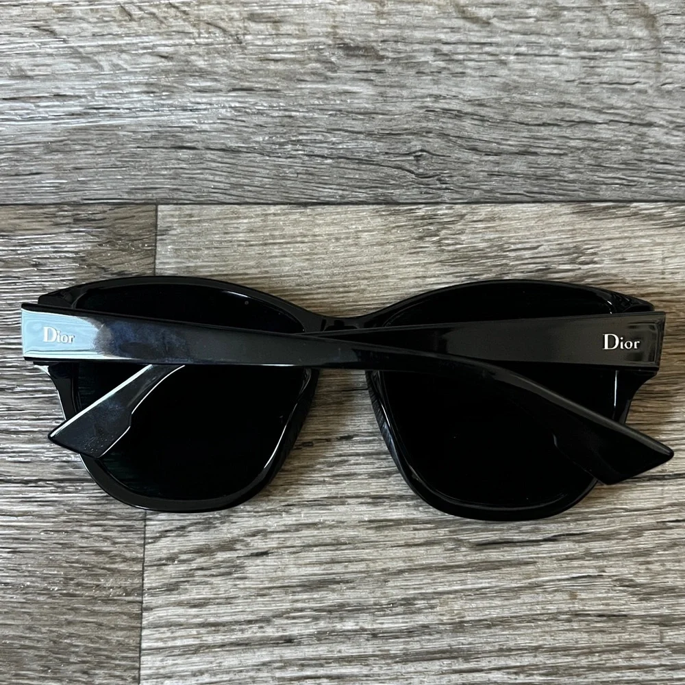 Dior good gently